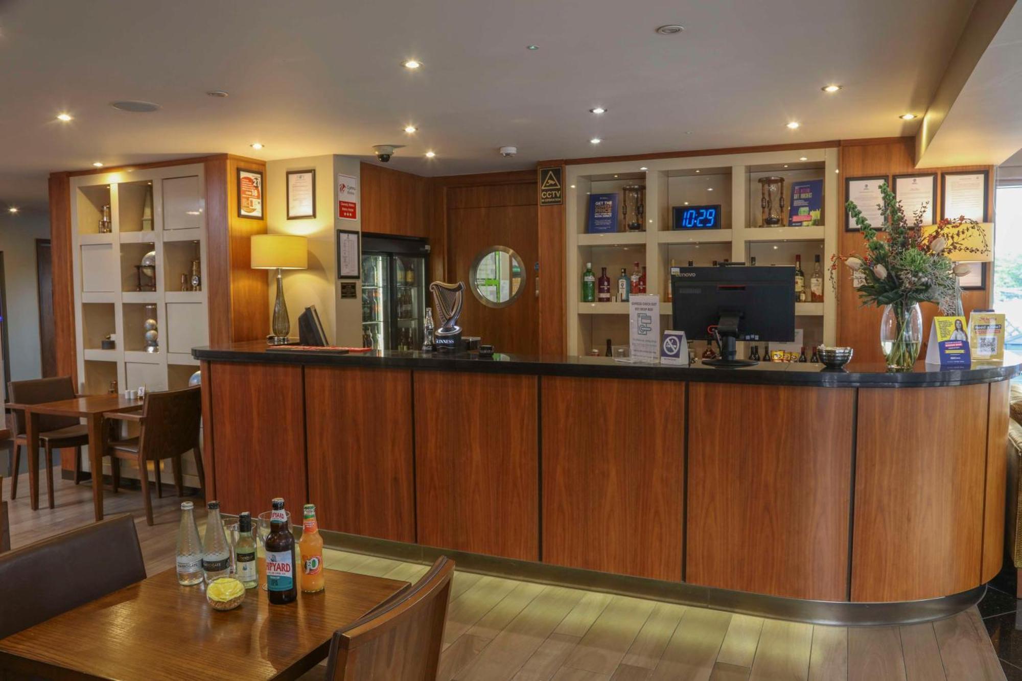 Best Western Pontypool Metro Hotel Eksteriør billede