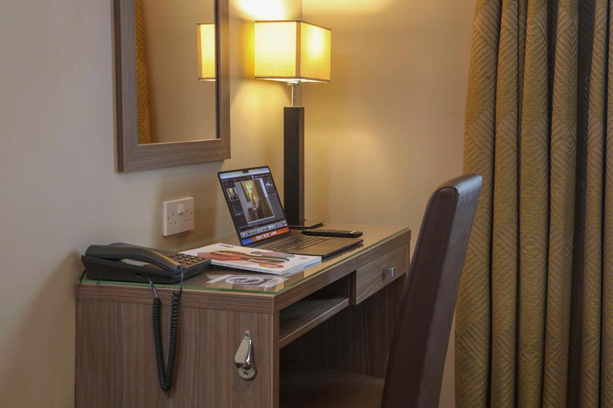 Best Western Pontypool Metro Hotel Eksteriør billede